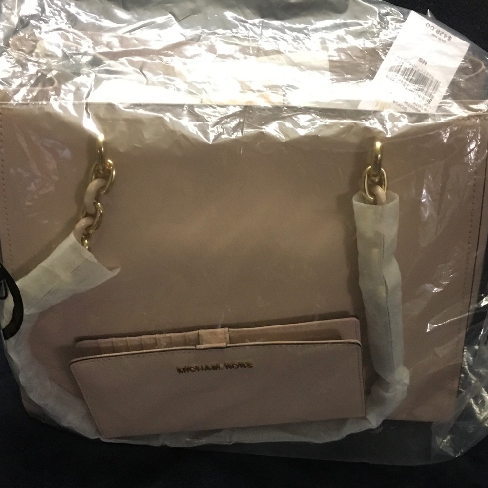 💥FINAL OFFER💥Michael Kors Sofia tote w/Wallet - Picture 6 of 6